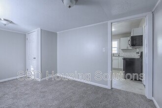 1502 N Main St in Independence, MO - Building Photo - Building Photo