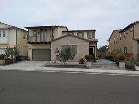 5201 Goldenrod Cir in Huntington Beach, CA - Building Photo