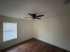 14 Chetumal Ct in Brownsville, TX - Foto de edificio - Building Photo