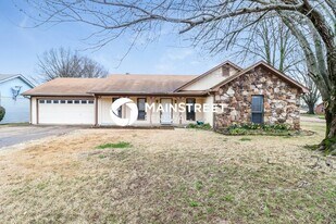 3902 Clover Hill Dr in Memphis, TN - Building Photo