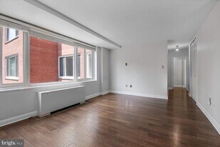 4000 Tunlaw Rd NW in Washington, DC - Building Photo