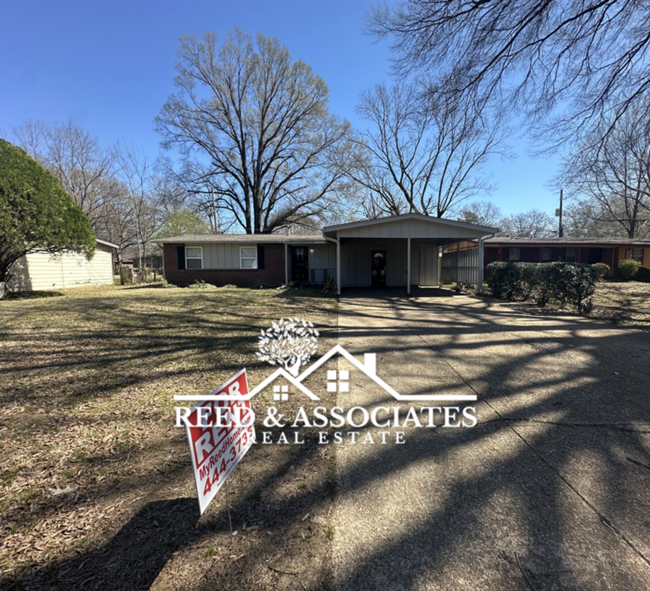 3016 Croley Dr in Memphis, TN - Building Photo - Building Photo