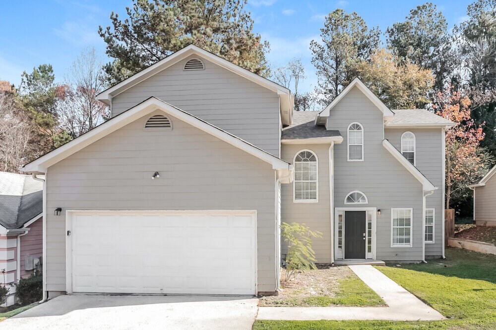 7078 Shore Rd in Lithonia, GA - Building Photo