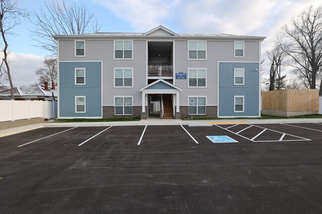 Port Shaw Apartments in Louisville, KY - Building Photo - Building Photo