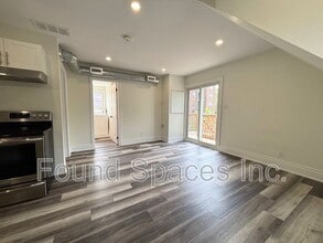 220 Caroline St S in Hamilton, ON - Building Photo - Building Photo