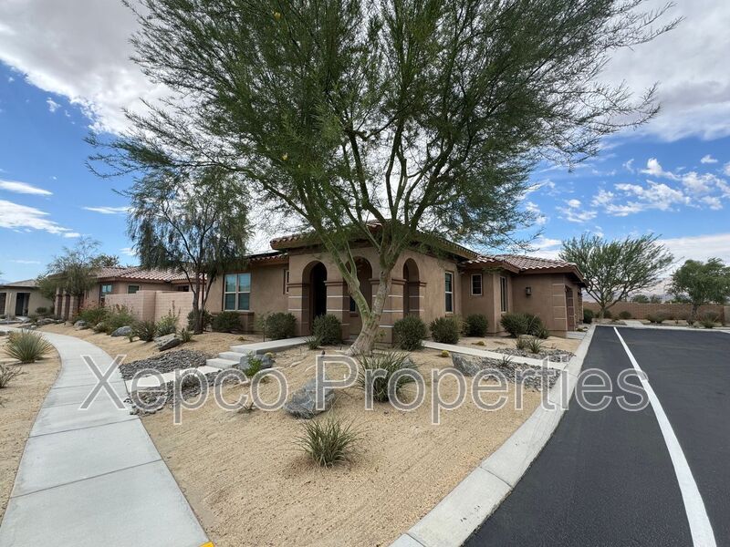 74450 Millennia Way in Palm Desert, CA - Building Photo