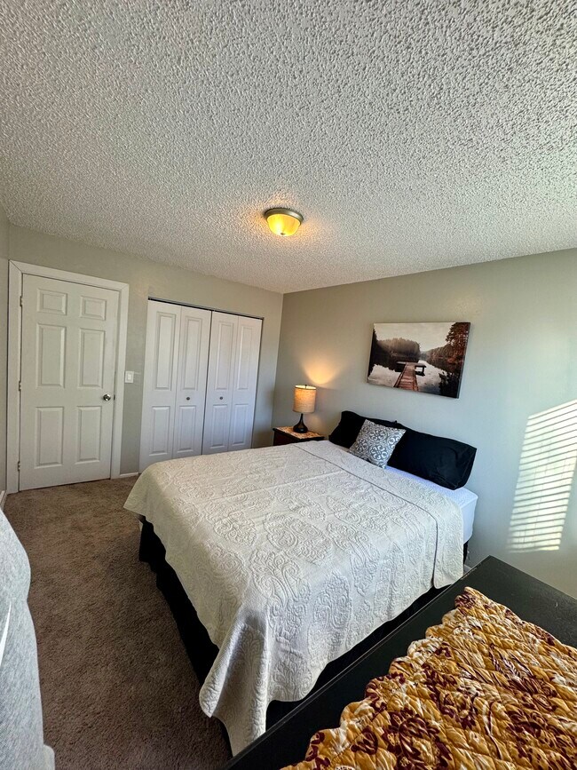 2133 Wedgewood Ct, Unit #4 in Greeley, CO - Foto de edificio - Building Photo