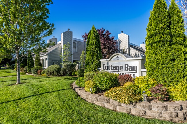 Cottage Bay Apartments