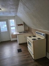 603 S Memorial Dr, Unit Upper in Appleton, WI - Building Photo - Building Photo