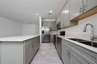 7720 Stone Crk Trl in Kissimmee, FL - Building Photo - Building Photo