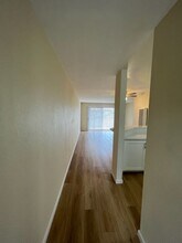 1039 in Signal Hill, CA - Building Photo - Interior Photo
