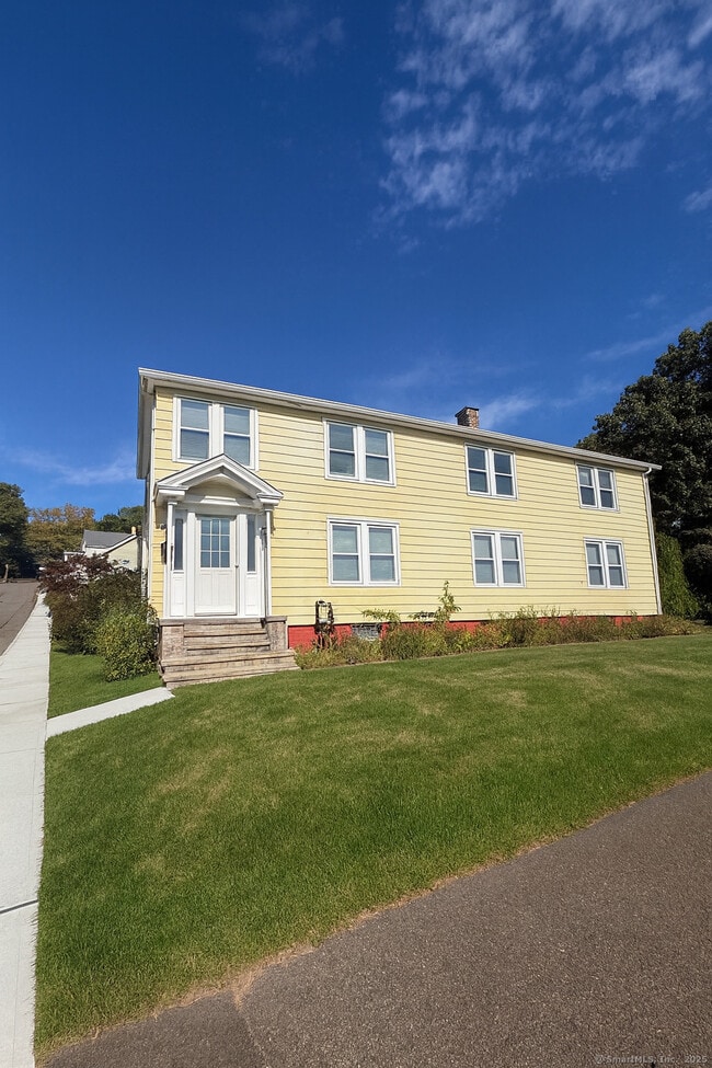 33 Silver St in Branford, CT - Building Photo - Building Photo