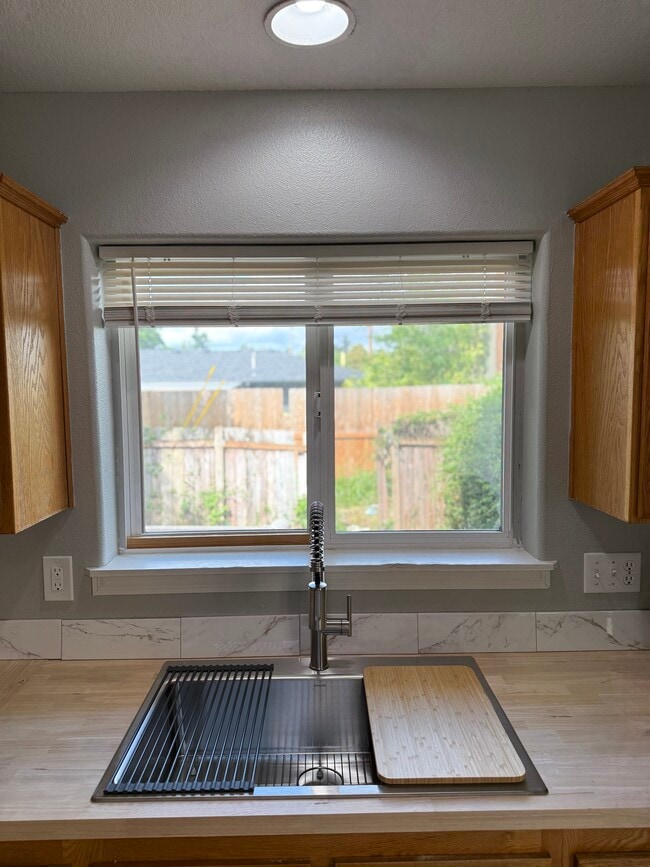 property at 5623 SE 84th Ave