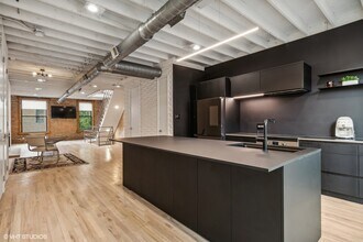 2156 W Hubbard St in Chicago, IL - Building Photo - Building Photo