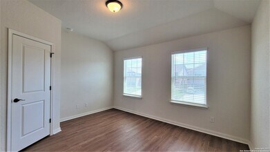 10343 Lynwood Crk in San Antonio, TX - Building Photo - Building Photo