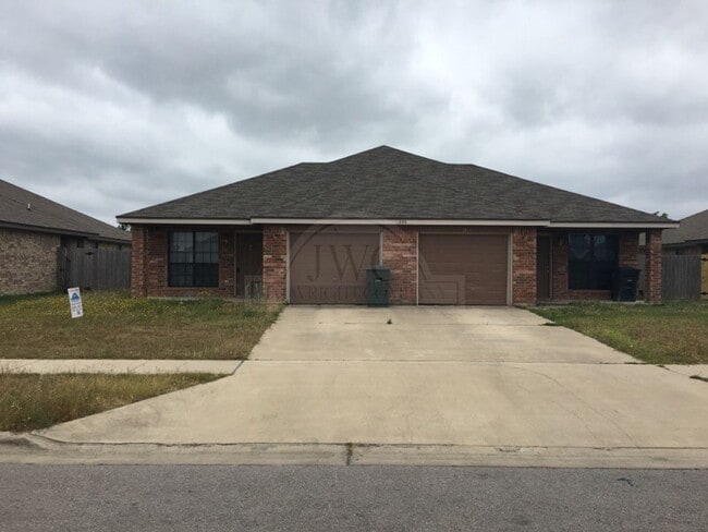 1204 Nicholas Cir