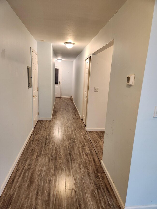 82-74 Country Pointe Cir in Queens, NY - Building Photo - Building Photo