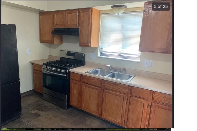 19113 Watercrest Ave in Maple Heights, OH - Building Photo - Building Photo