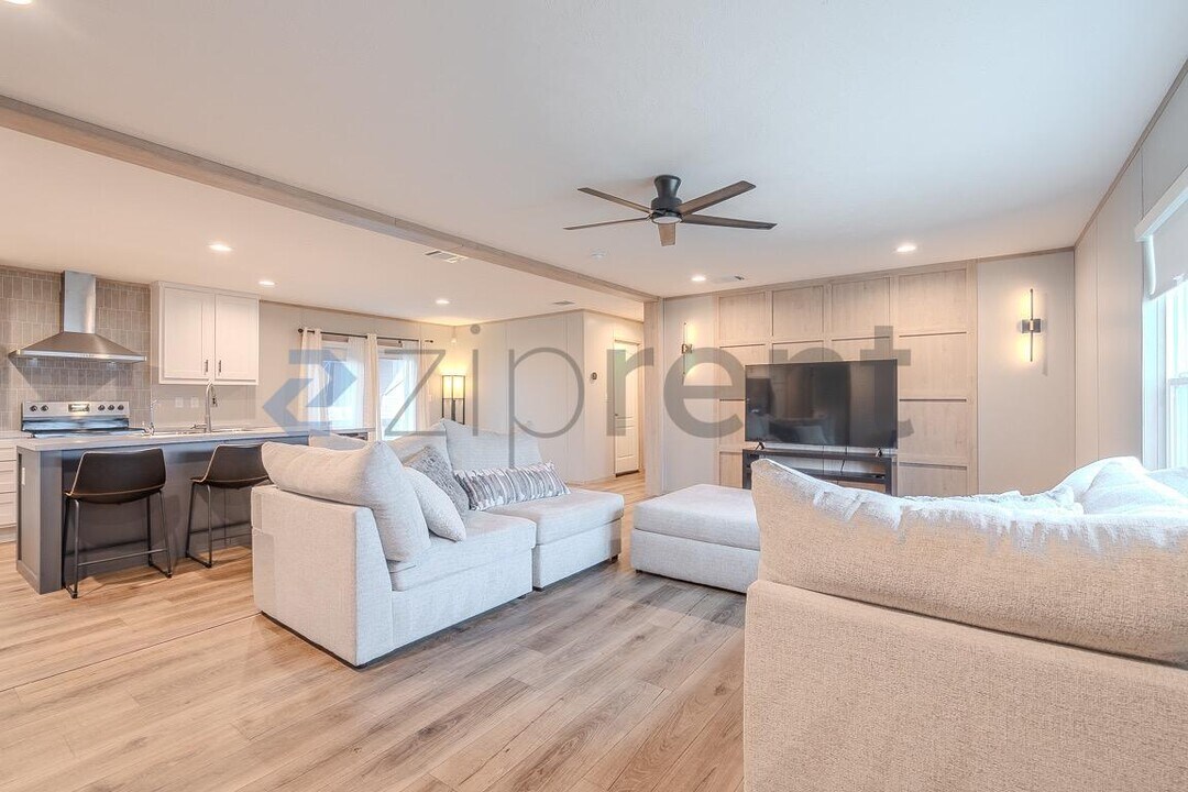 1202 Longleaf Pne St in Huffman, TX - Foto de edificio