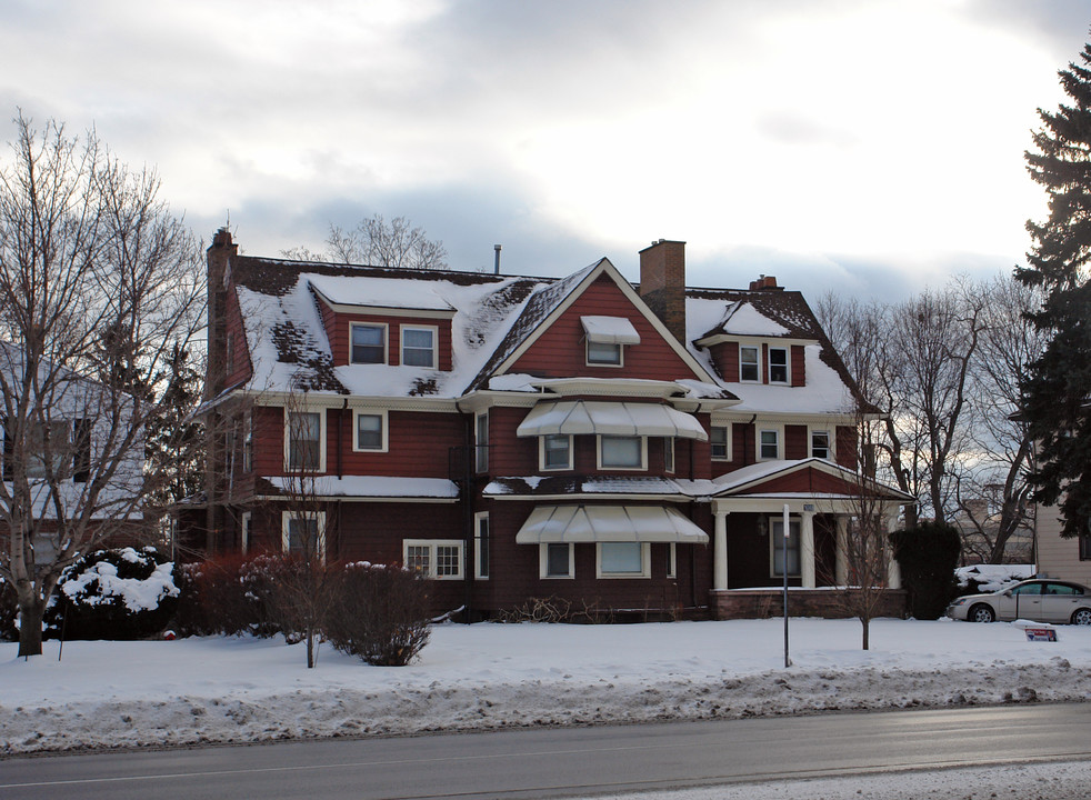 1088 Lake Ave in Rochester, NY - Building Photo