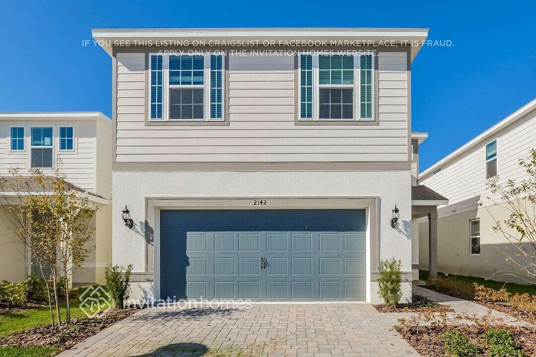 2142 Calm Night St in Kissimmee, FL - Building Photo