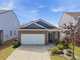 5515 Foxglove Wy in Oakwood, GA - Building Photo