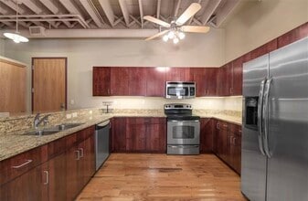 635 W Lakeside Ave, Unit 503 in Cleveland, OH - Building Photo - Building Photo