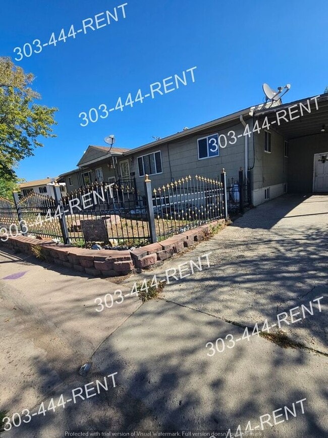 property at 522 S 1st Way
