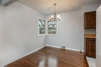 6645 Riverside Dr in Tinley Park, IL - Building Photo - Building Photo