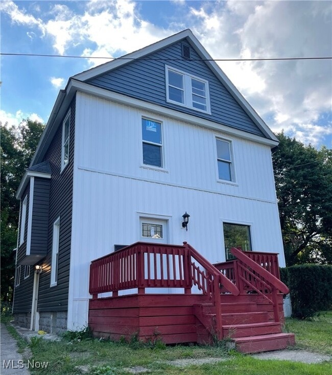 property at 949 Raymond St