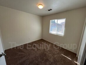 482 W Morton Ave in Porterville, CA - Building Photo - Building Photo