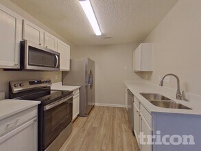 8810 Michaw Ct in Charlotte, NC - Foto de edificio - Building Photo