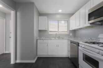 401 W 87 Pl in Kansas City, MO - Building Photo - Building Photo