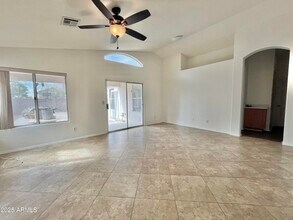 6909 W Tina Ln in Glendale, AZ - Building Photo - Building Photo