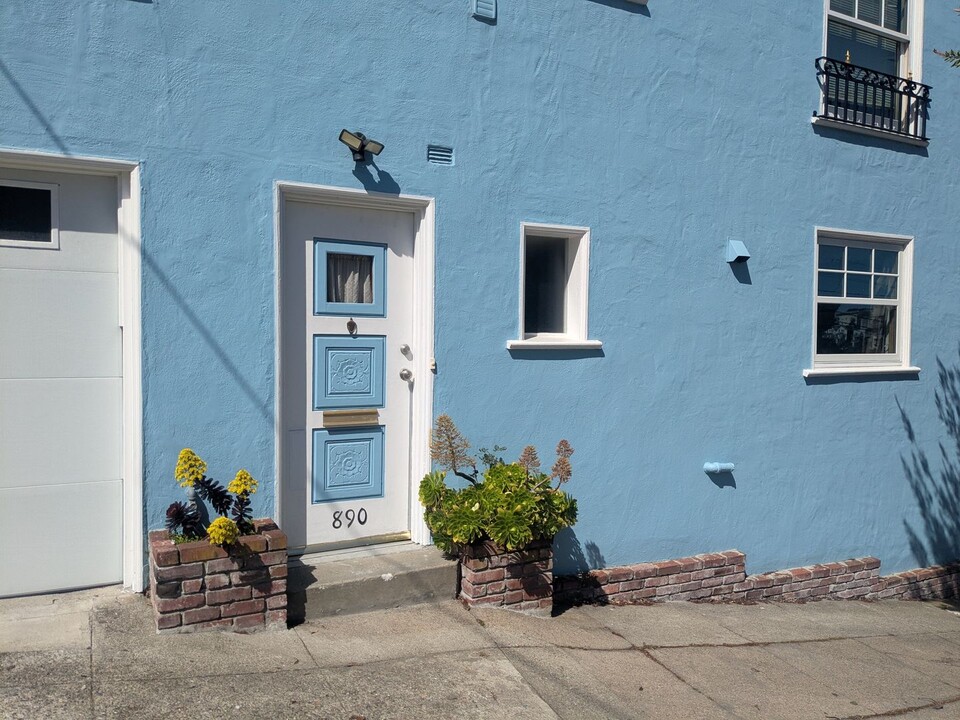890 Douglass St in San Francisco, CA - Building Photo