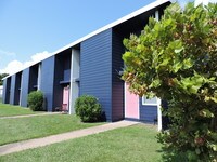 Building Photo - Villas Sur La Riviere 2 Story Townhouses! Apartments in Gulfport, Mississippi