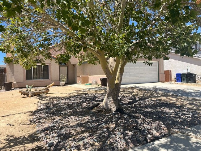 13030 Madison Cir in Victorville, CA - Building Photo - Building Photo