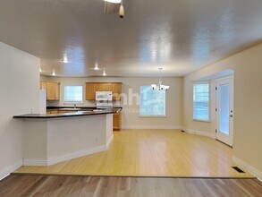 10766 N Cypress in Cedar Hills, UT - Building Photo - Building Photo