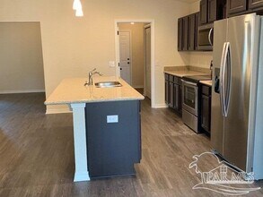 5117 Peach Dr in Milton, FL - Building Photo - Building Photo