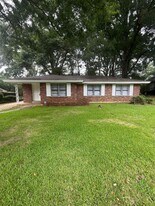 3825 Fairfield Dr in Montgomery, AL - Building Photo