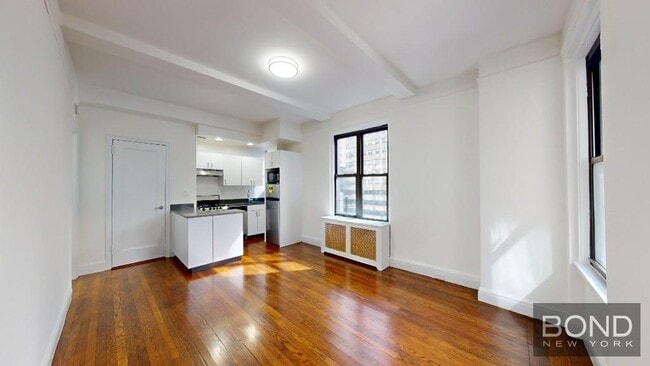 property at 140 E 46th St