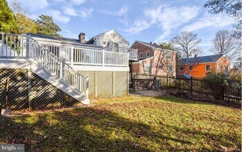 2300 King Pl NW in Washington, DC - Building Photo - Building Photo