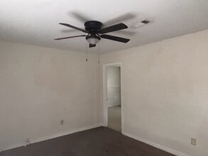 1374 Dianne Dr in Jackson, MS - Building Photo - Building Photo