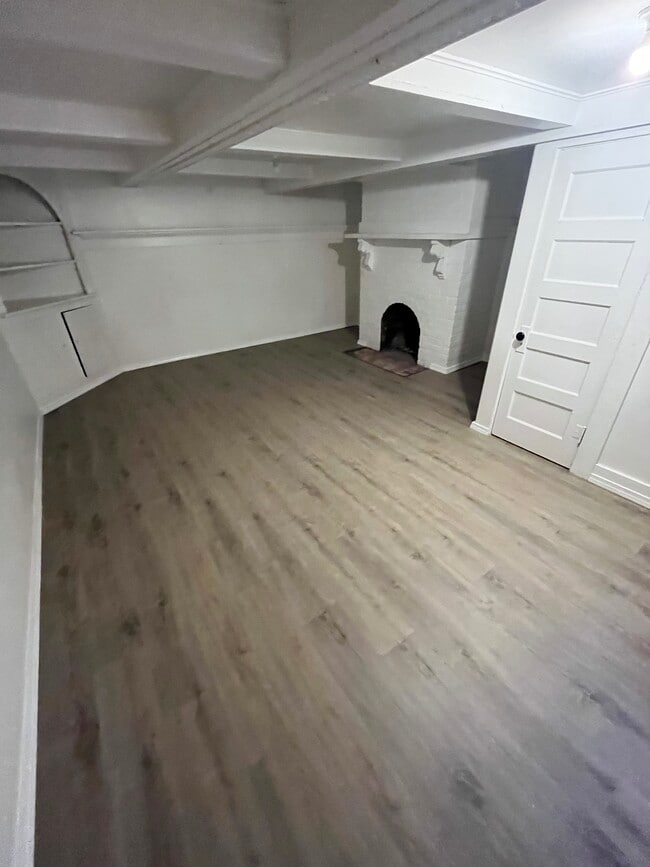 property at 1814 3rd St