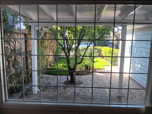 2330 Frey Ave in Venice, CA - Building Photo - Building Photo