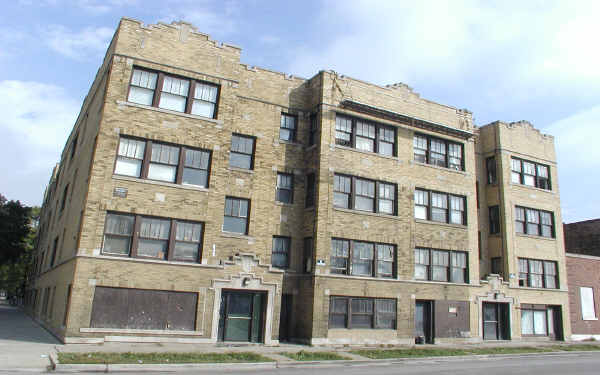 818-824 W 71st St in Chicago, IL - Building Photo