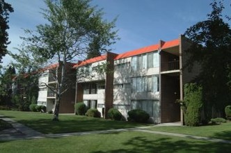 Fisher's Landing at Redband in Spokane, WA - Foto de edificio - Building Photo