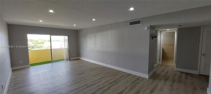 7410 SW 82nd St in Miami, FL - Building Photo - Building Photo