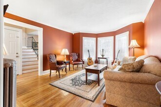 687 Main St, Unit 2 in Wakefield, MA - Building Photo - Building Photo