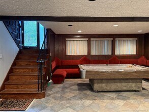 30 Dogwood Rd in Albertson, NY - Building Photo - Building Photo